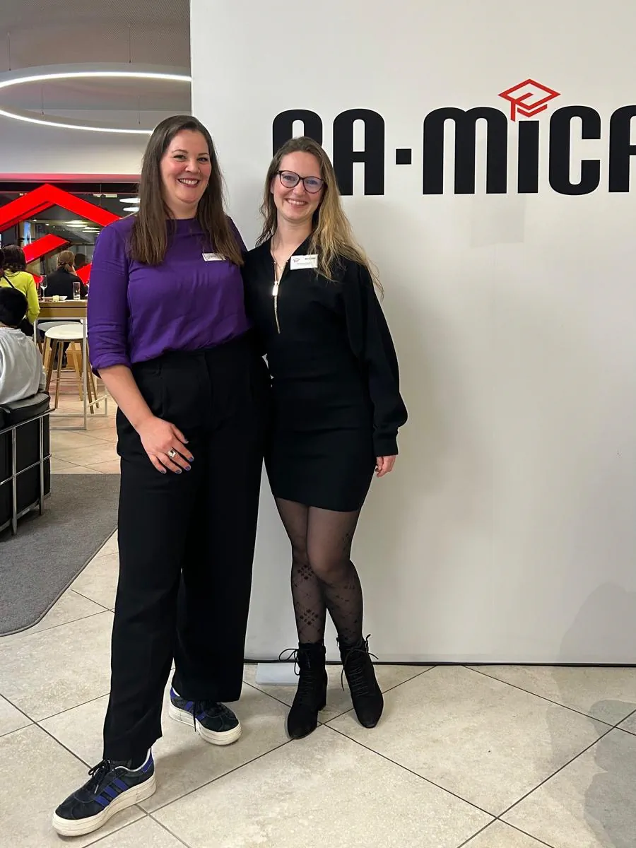 Jana Münzing und Simone Krämer.