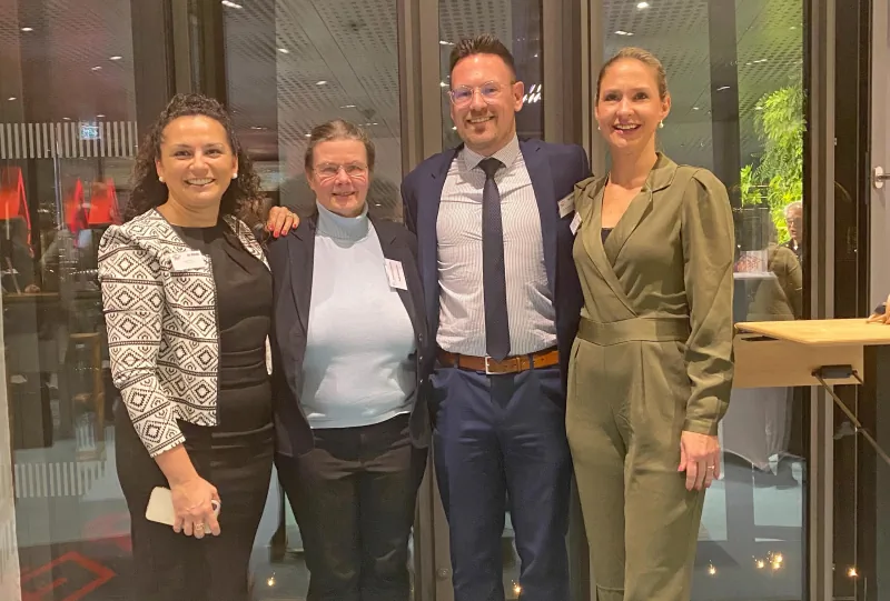 RA-MICRO Mitarbeiter zusammen mit der Präsidentin des Deutschen Anwaltsvereins